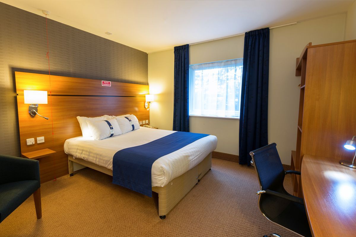 Accessible rooms Holiday Inn Express Birmingham Star City.
